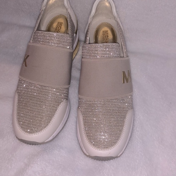 Michael Kors - Picture 2 of 8